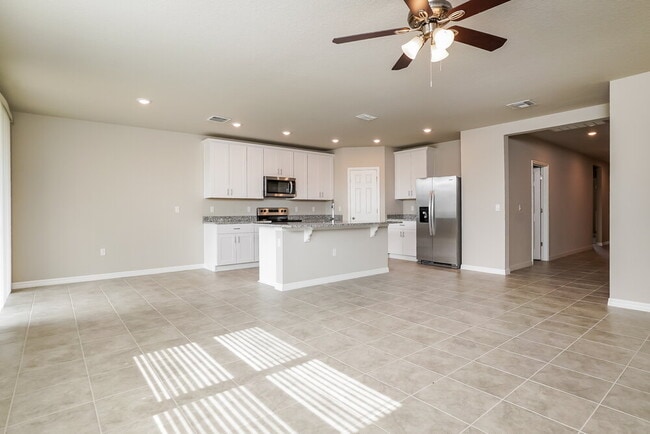 Foto del edificio - 5284 Sanders Oak Trl