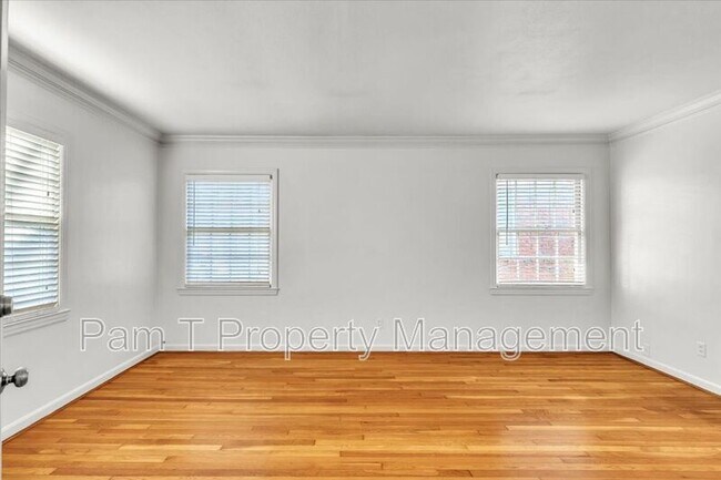 Foto del edificio - 736 E 45th St