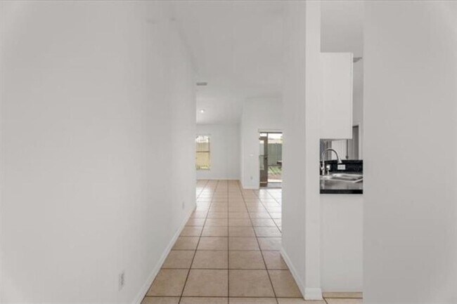Building Photo - 980 Windward Way