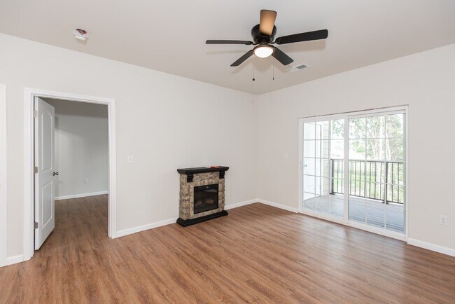 Building Photo - 123 Harmony Mdws Ct