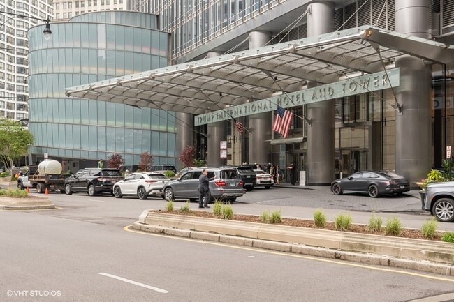 Building Photo - 401 N Wabash Ave