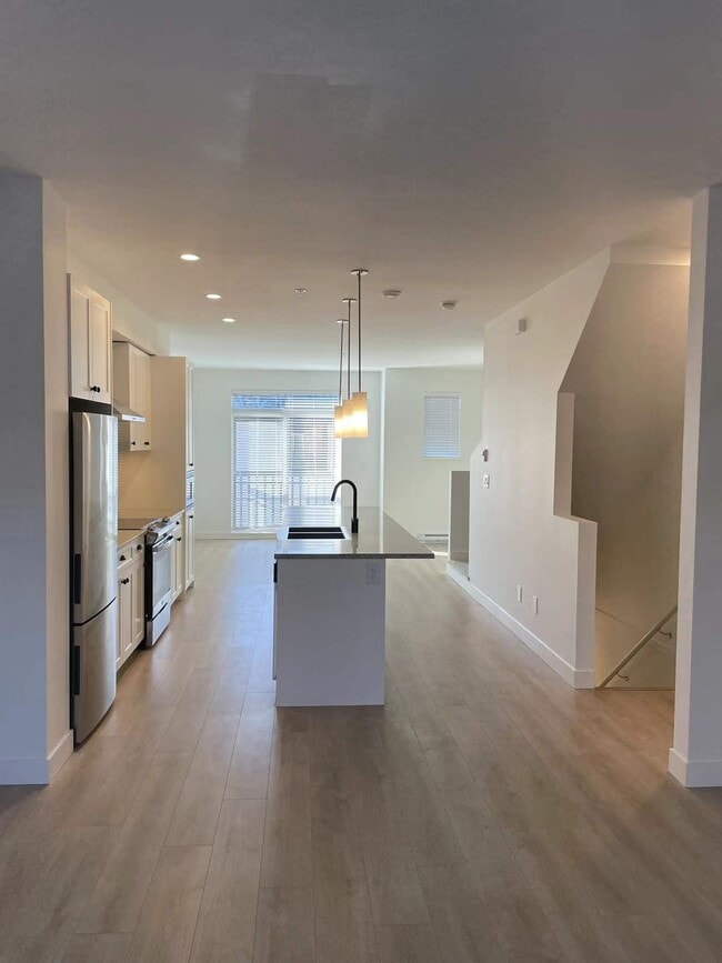 Building Photo - 20487 65 Av