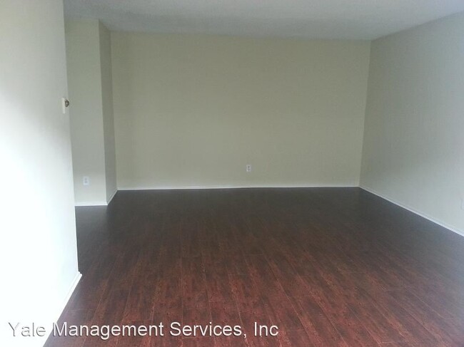 Building Photo - 7337 Haskell Ave