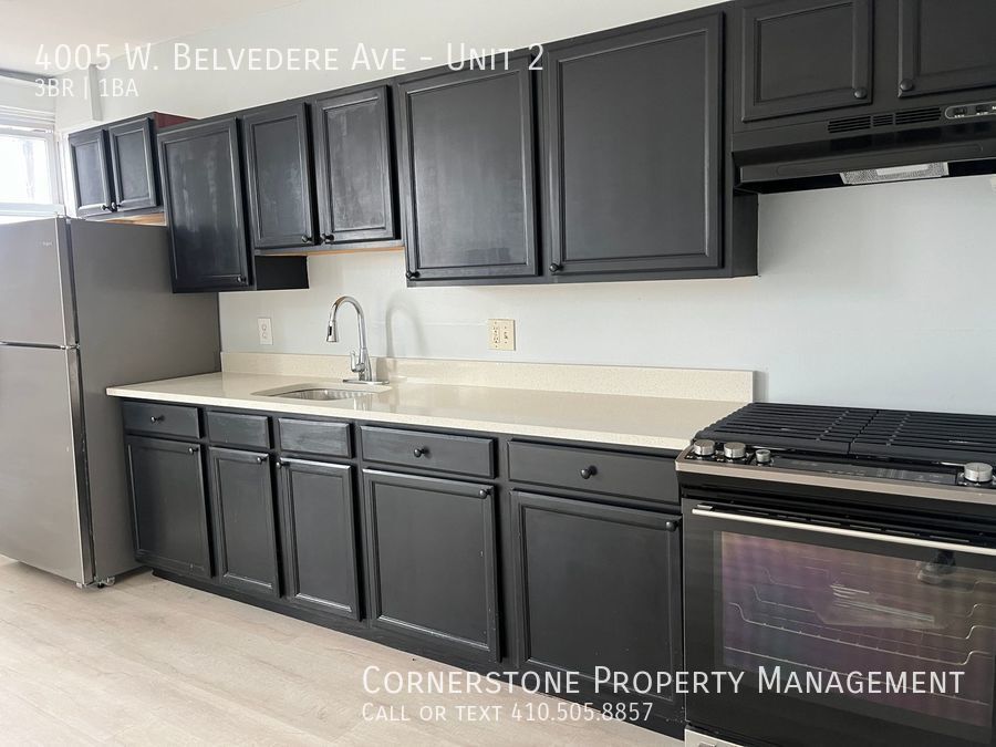 Foto principal - 3 Bed 1 Bath | $1200 | 4005 W Belvedere Av...