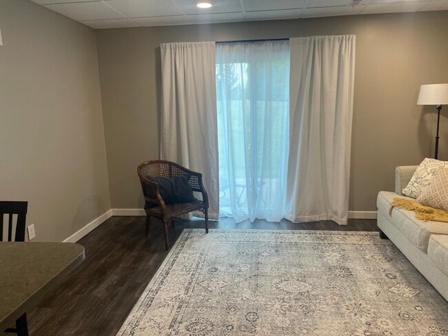 Foto del edificio - 9538 Woodside Cir