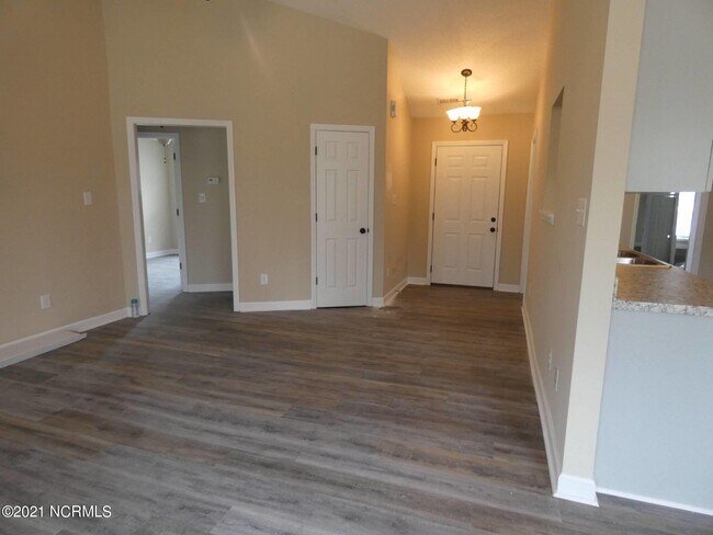 Building Photo - 307 Rivers Edge Ct