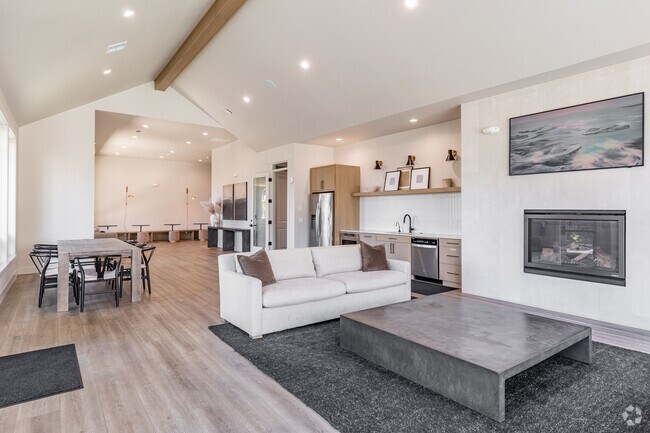 Casa club - Woodburn West