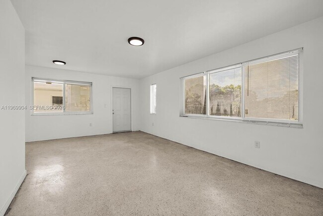 Foto del edificio - 501 NE 82nd Terrace