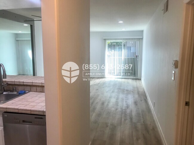 Foto del edificio - 278 N Wilshire Ave