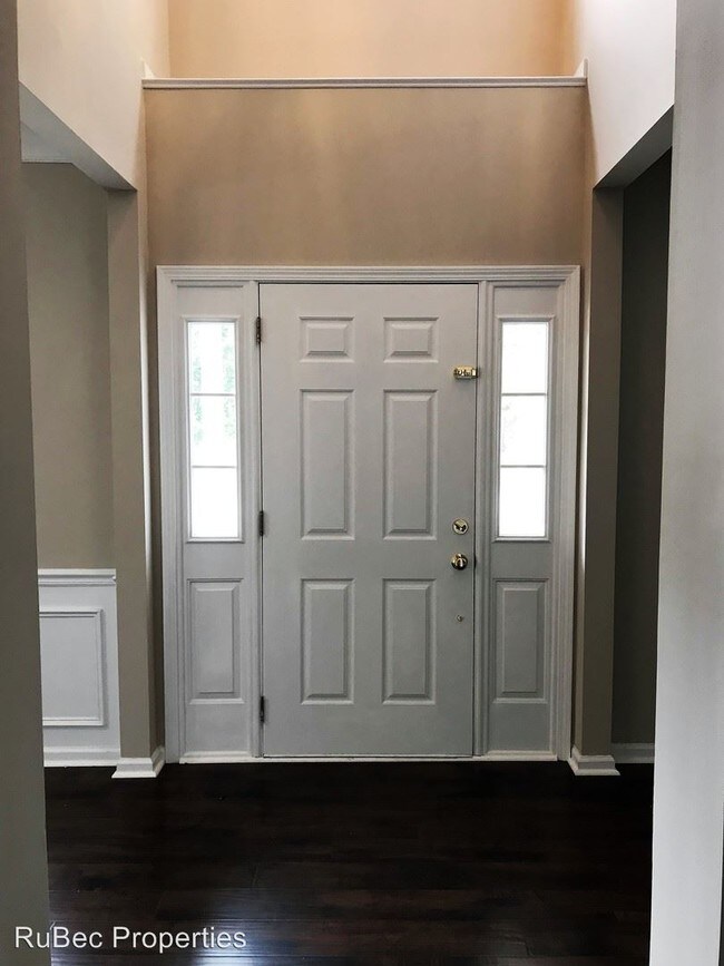 Building Photo - 4 br, 2.5 bath House - 743 West Cheval Drive
