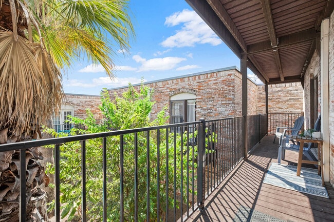 Foto del edificio - 6501 E Hill Dr