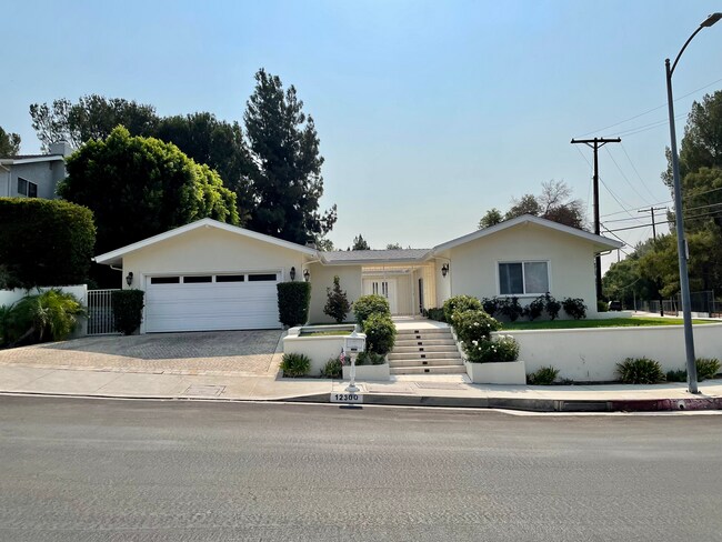 Building Photo - 12300 McLennan Ave
