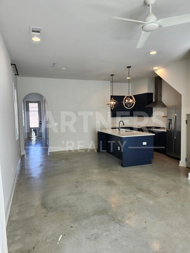 Foto del edificio - 4668 Broadwick St