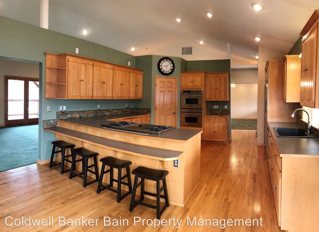 Building Photo - 3 br, 2.5 bath House - 28004 Kunde Rd.