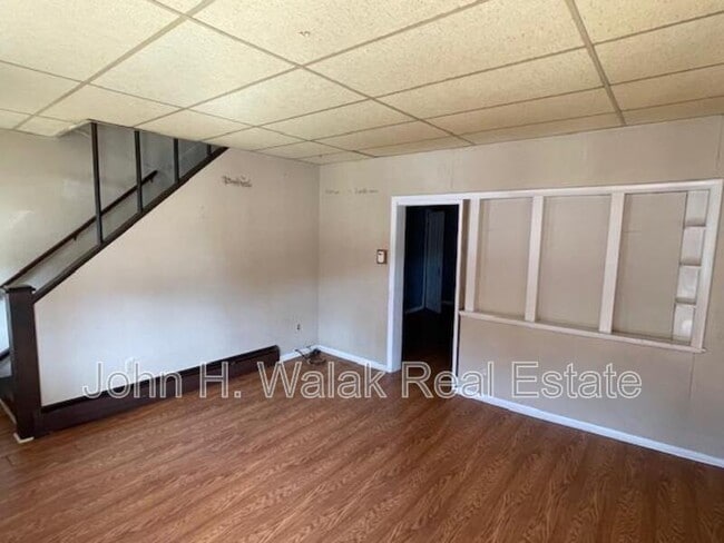 Building Photo - 225 N Newberry St