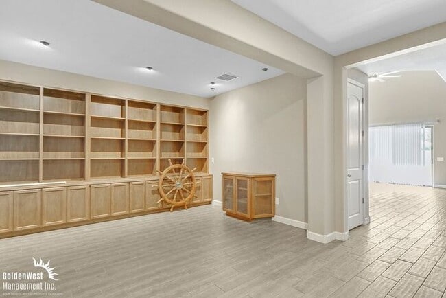 Foto del edificio - Beautiful 4Bdm 2Ba Two-Story Home with Poo...