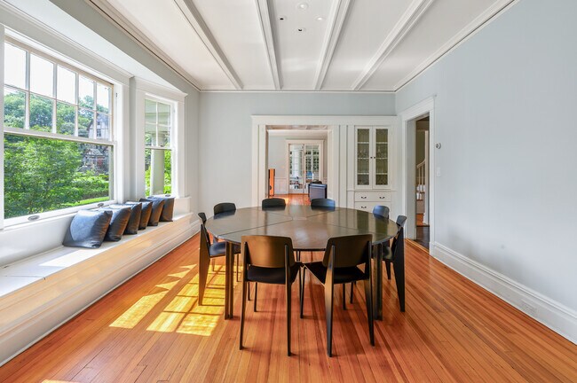 Foto del edificio - 25 Highbrook Ave