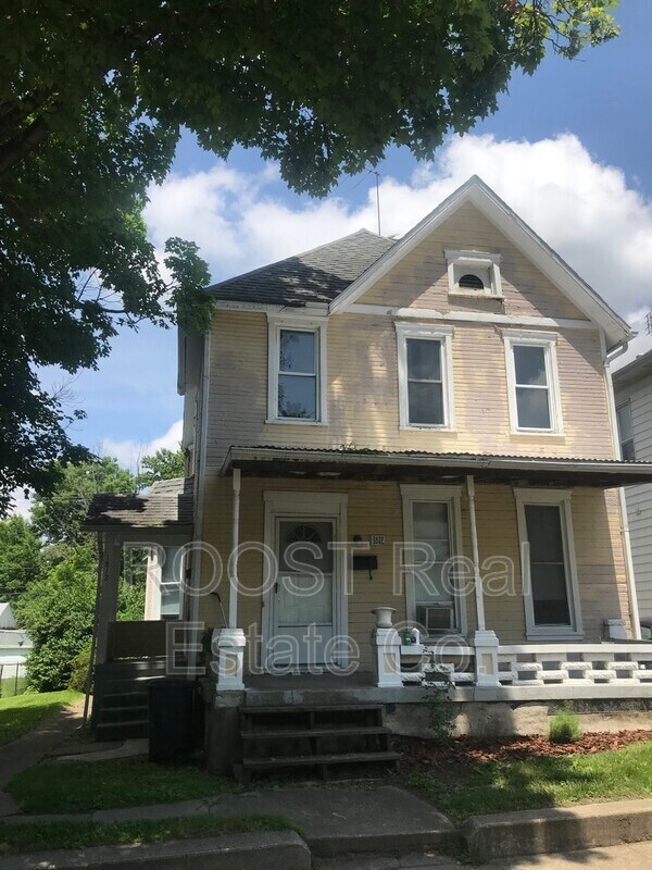 Primary Photo - 1812 1/2 W High St