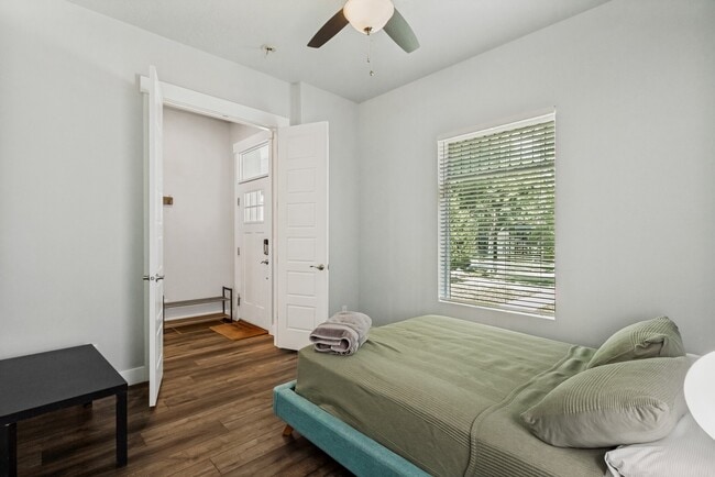 Building Photo - 814 S 800 E