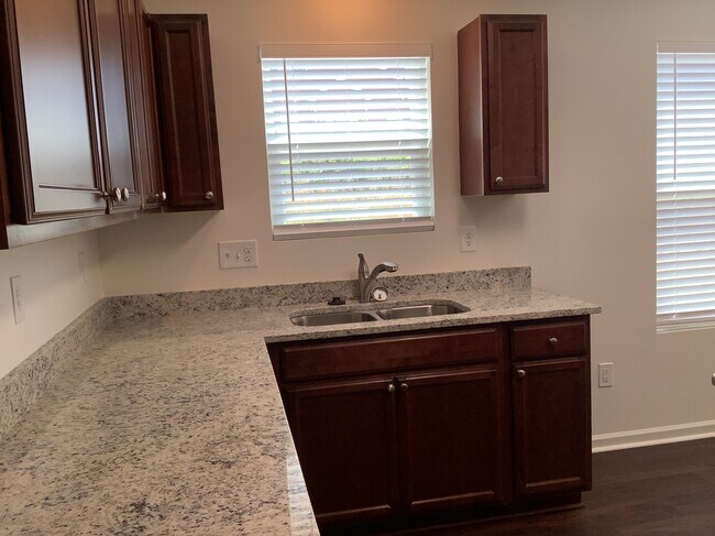 Foto del edificio - 36 Jones Creek Cir