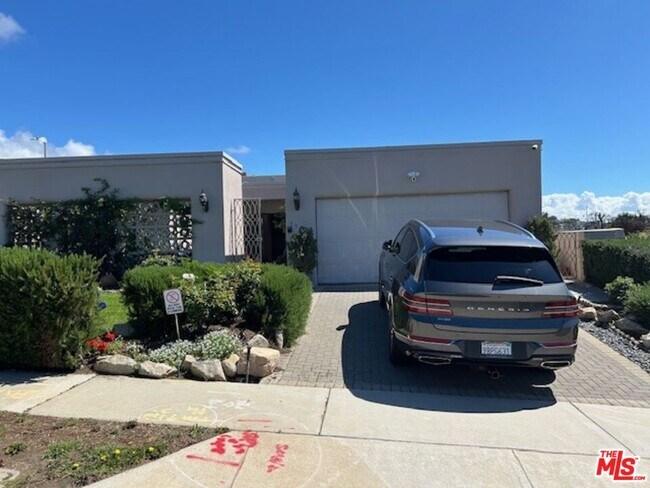 Foto del edificio - 3908 Castlerock Rd