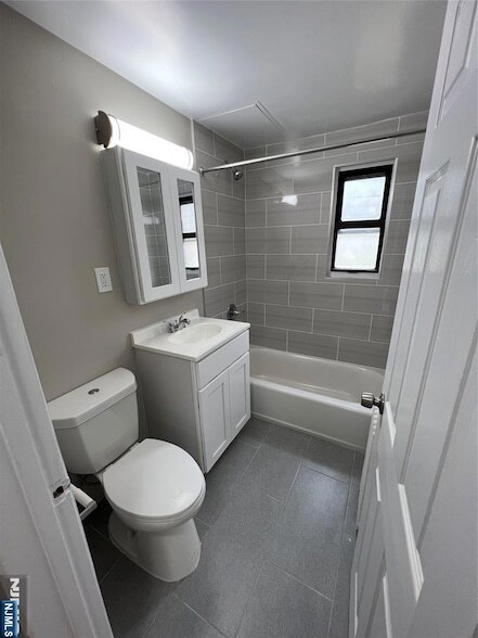 Building Photo - 65 Arcadia Rd