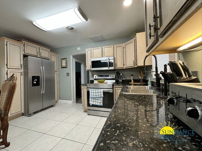 Foto del edificio - 7+ Month Flexible Lease Option, Furnished ...