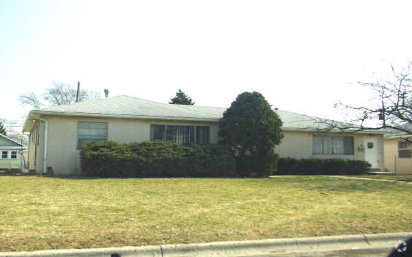 Foto del edificio - 808-830 Byron Ave