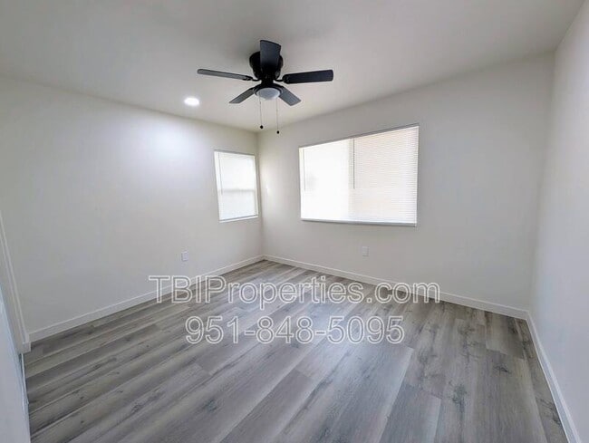 Foto del edificio - 1358 N Murray St