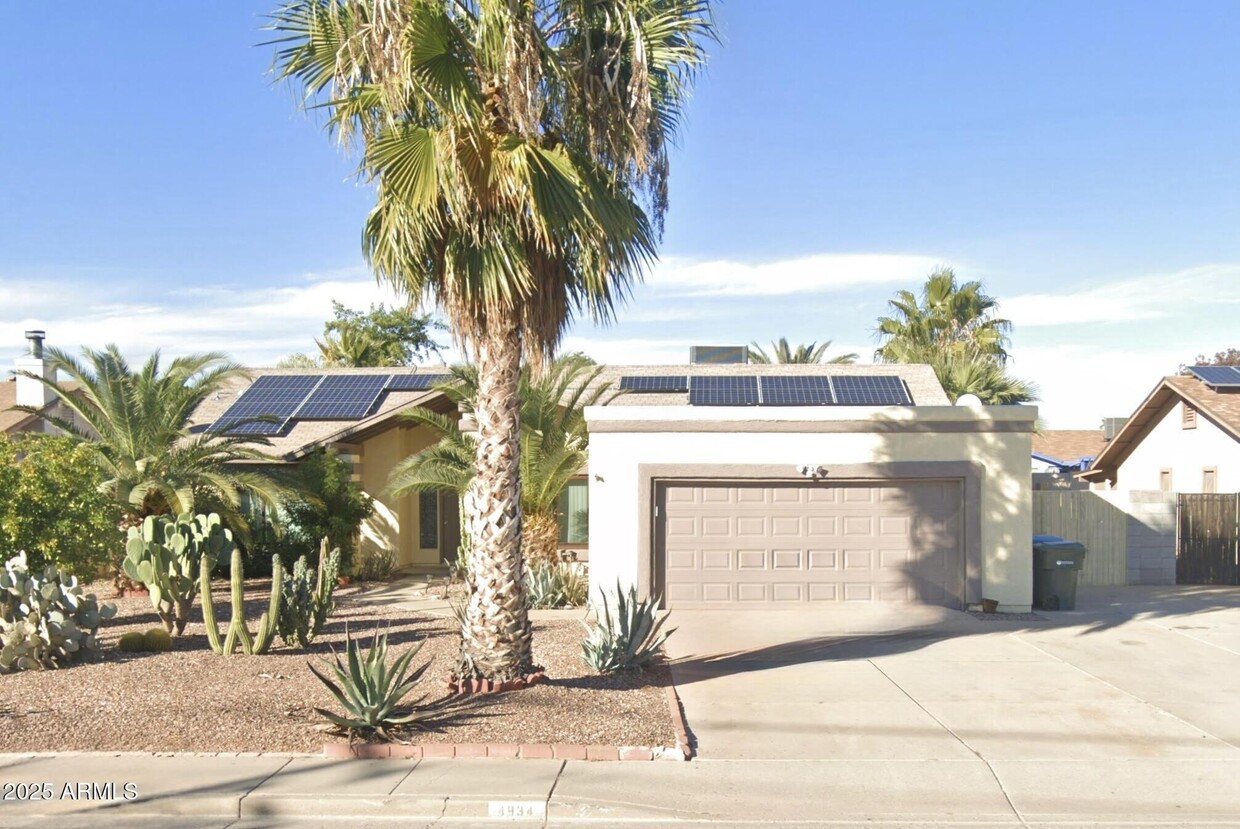 Foto principal - 4934 W Grovers Ave