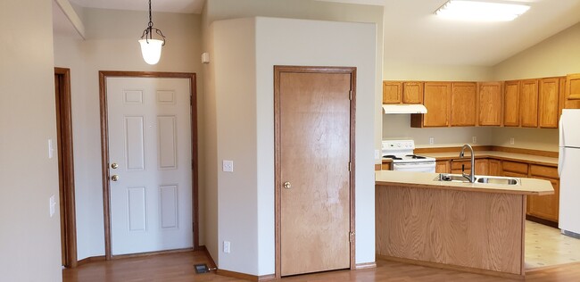 Building Photo - Amazing Fieldstone Single Story House in P...
