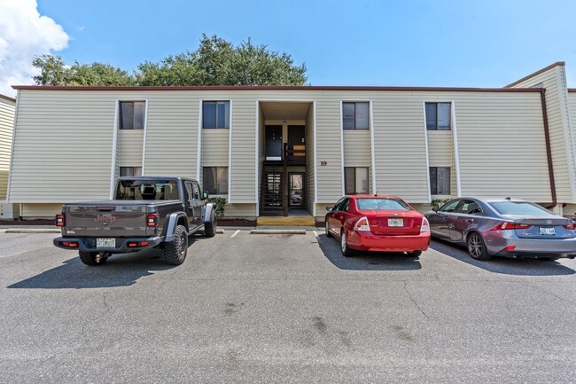 Building Photo - 308 Miracle Strip Pkwy SW