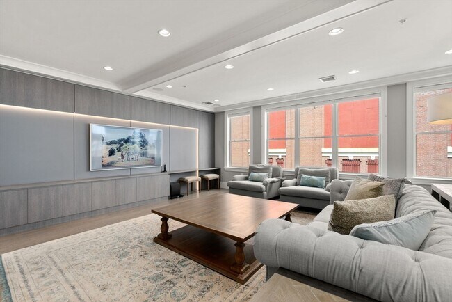 Foto del edificio - 621 E 1st St