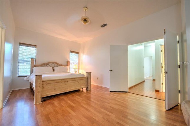 Foto del edificio - 18303 Saint James Ct, Tampa, FL 33647