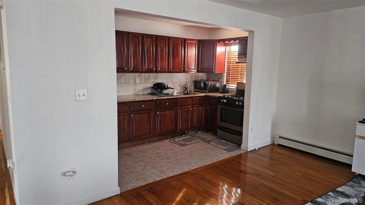 Building Photo - 157-16 134th Ave