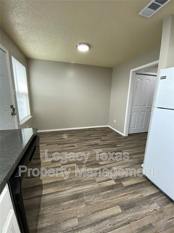 Foto del edificio - 1608 Sun Valley Dr