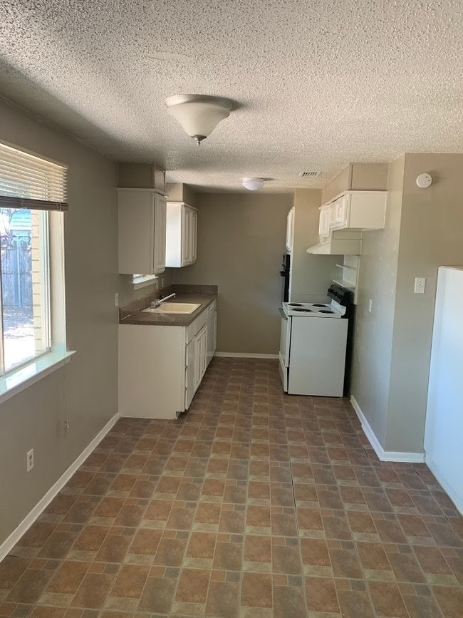 Building Photo - 3 Bedroom 2 Bathroom Home in Arlington