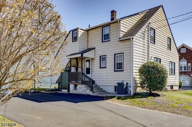 Building Photo - 74 Caldwell Pl