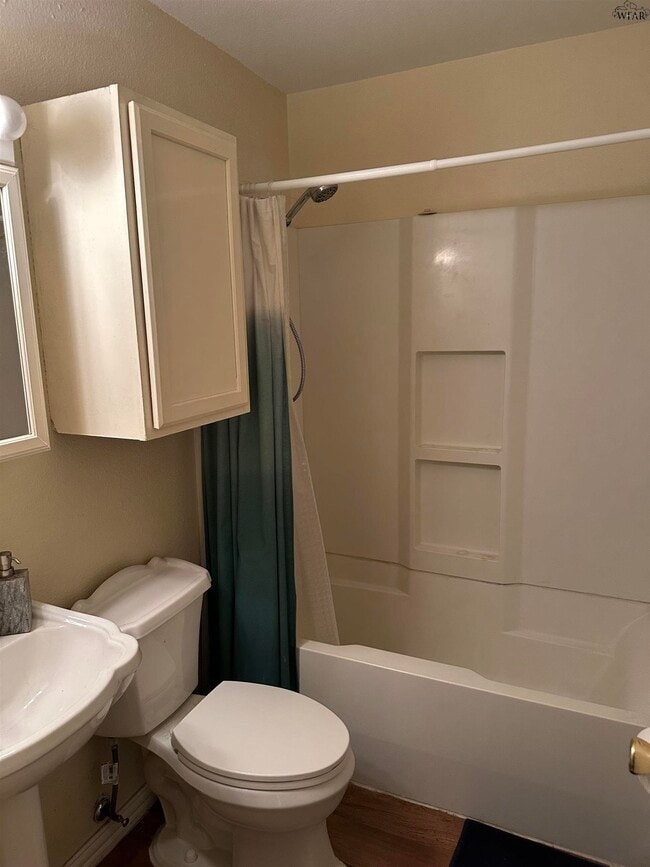 Building Photo - 2923 Lavell Ave