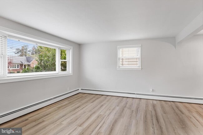 Foto del edificio - 347 Ardmore Ave