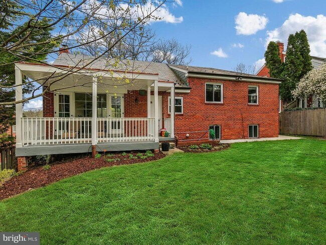 Foto del edificio - 5736 27th St NW