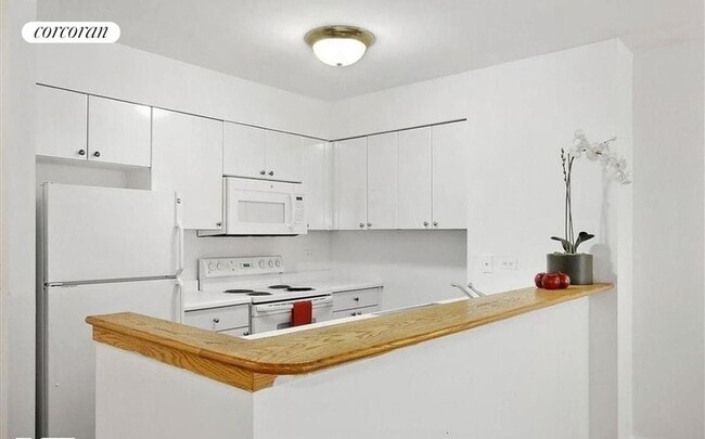 Building Photo - 344 3rd Ave