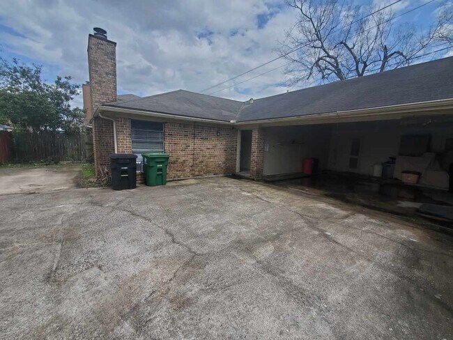 Foto del edificio - 10806 Lynbrook Dr