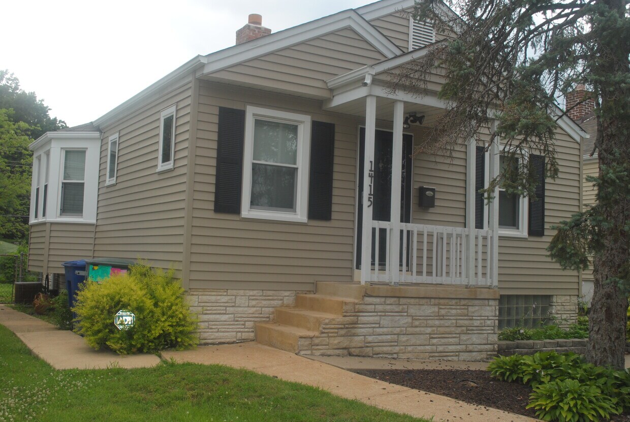 Primary Photo - 1415 Prather Ave