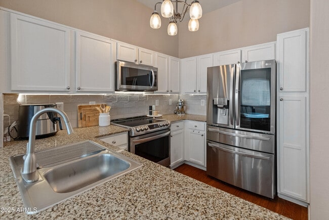 Building Photo - 927 W Wendy Way