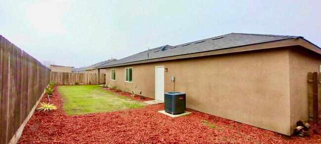 Building Photo - 729 W Perez Ave