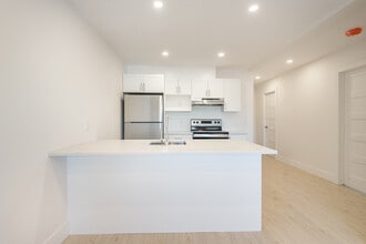 Building Photo - 6661 Rue Cartier