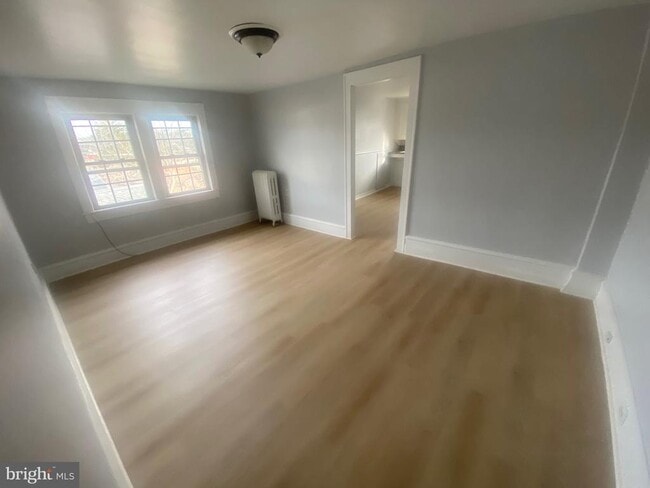 Foto del edificio - 109 N Thomas Ave