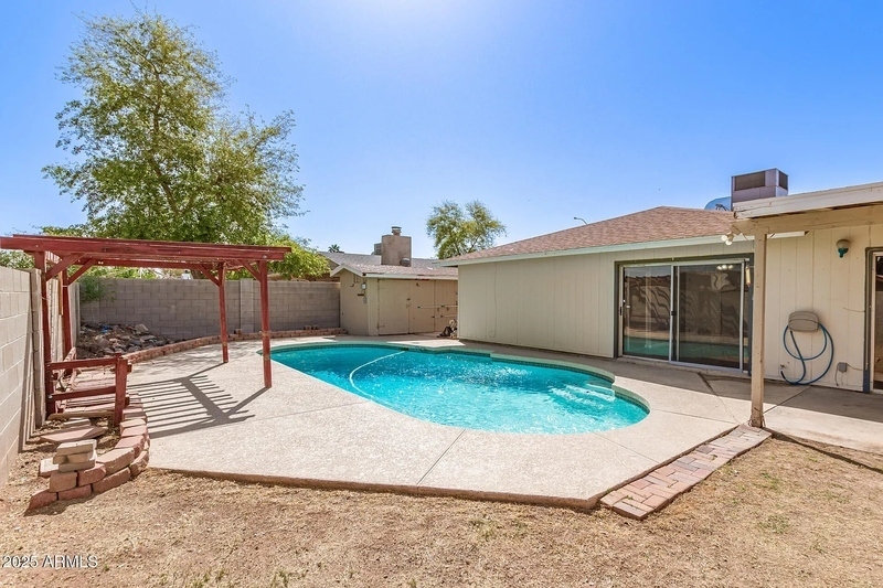 Foto principal - 124 W Hillview St