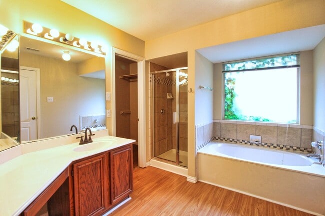 Building Photo - 1408 Meadowbrook Drive